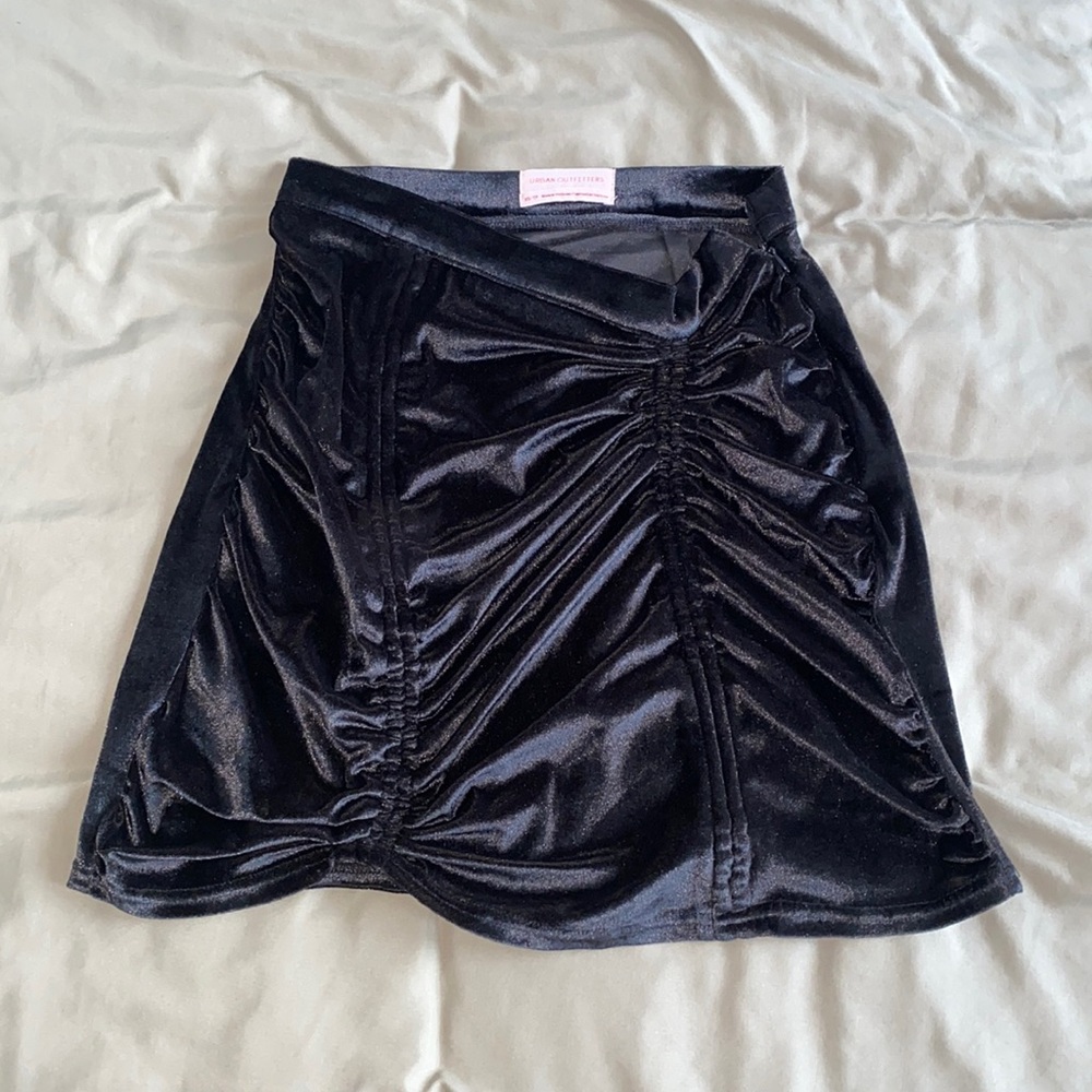 Urban Outfitters black velvet skirt XS